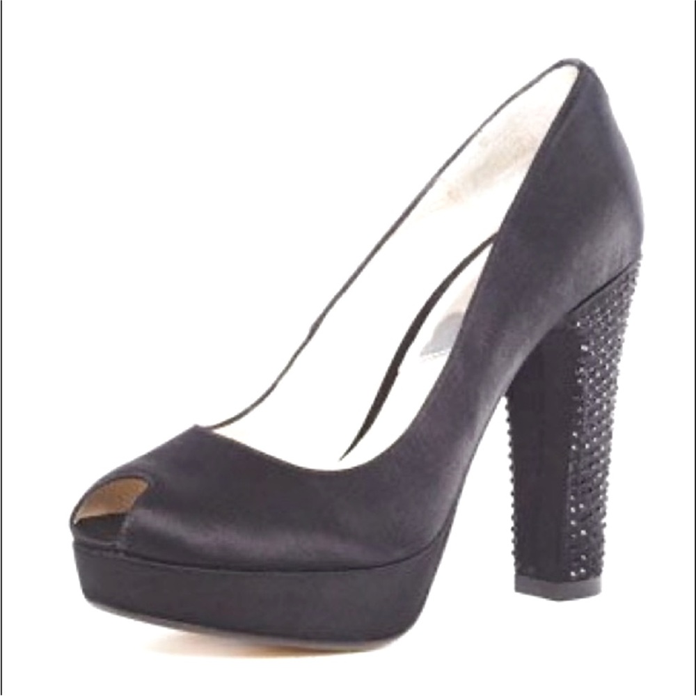 Michael Kors Satin Nadia pumps